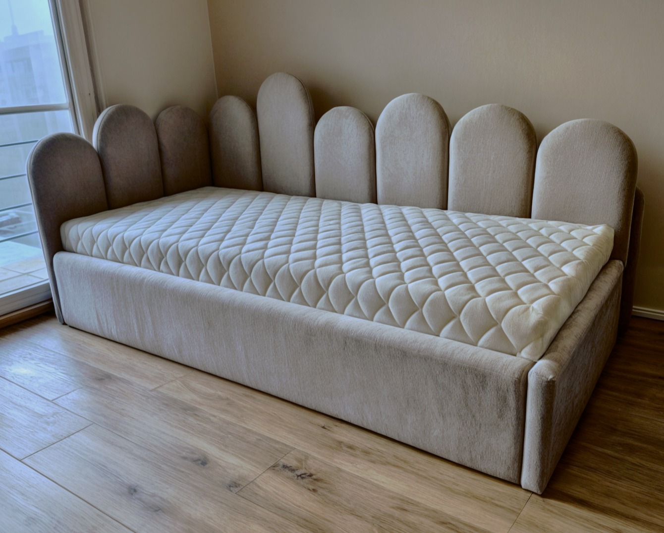 Łóżeczko dziecięce Nela w wersji z dodatkowym równym spaniem - obrazek 2